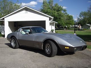 Chevrolet : Corvette L-82 25 th anniversary edition two tone silver with oyster interior excellent cond