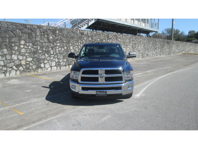 Ram : 2500 2WD Reg Cab 2013 ram 2500 slt hemi low mileage like new warranty clean car fax trailer brake