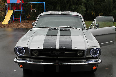 Ford : Mustang Pony interior  Ford Mustang COUPE