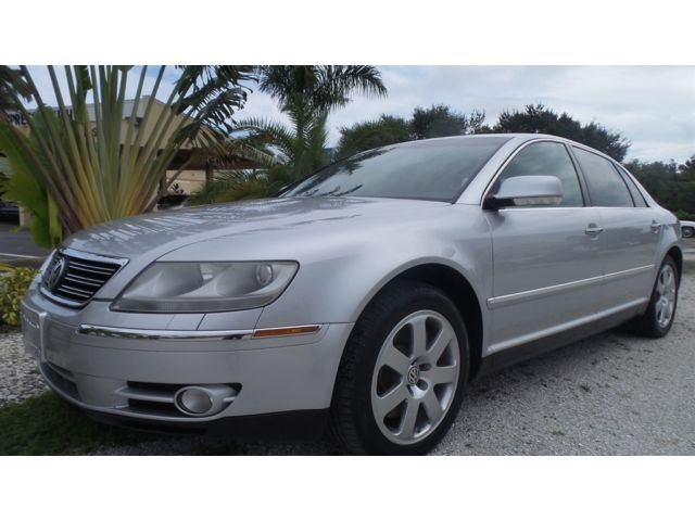 Volkswagen : Phaeton 4.2 Phaeton, super clean, mechanically sound, well maintained. Fully loaded