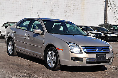 Ford : Fusion SE Sedan 4-Door Only 67K Automatic 4 Cyl Great on Gas Clean Family Sedan Rebuilt title Focus 08