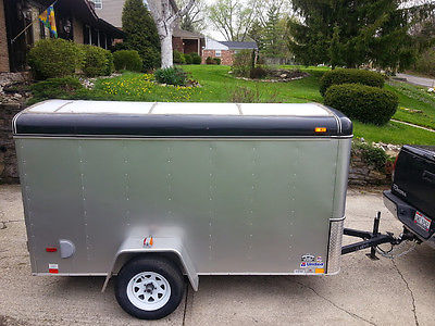 united 5 x 10 silver enclosed trailer w/ rear full door ramp & interior light