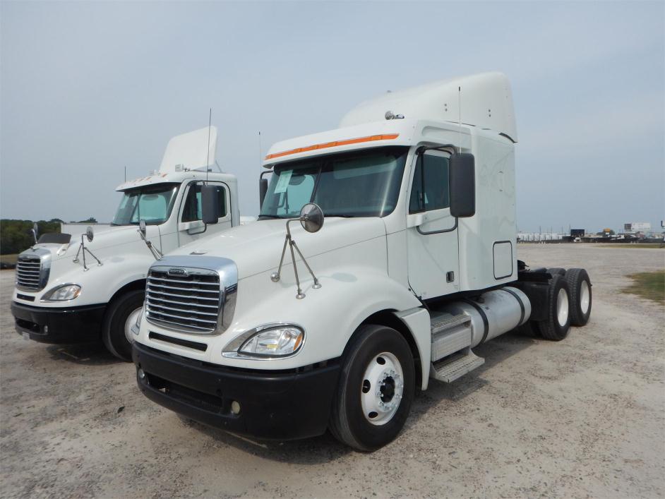 2010 Freightliner Cl12064st-Columbia 120