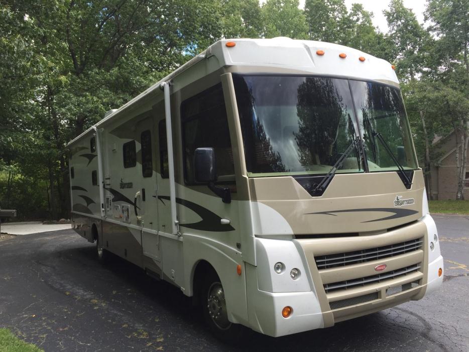 2008 Winnebago Sightseer 35J