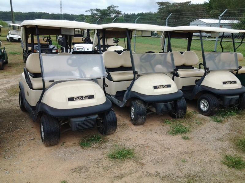 Lot of 5 golf carts 2006 CLUB CAR GAS POWERED 2 PASSENGER GOLF CARTS