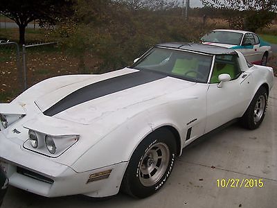 Chevrolet : Corvette Base Coupe 2-Door 1982 chevrolet corvette base coupe 2 door 5.7 l