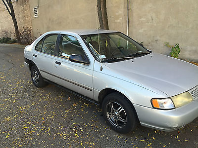 Nissan : Sentra GLE Sedan 4-Door Nissan Sentra 1995 84k miles