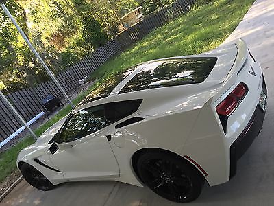 Chevrolet : Corvette Z51 Coupe 2-Door 2014 corvette stingray coupe z 51 white 2 lt with 7 speed manual and 3980 miles