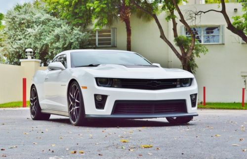 Chevrolet : Camaro ZL1 Supercharged 6 Speed Automatic Chevy 580HP 6.2L V8 Navigation Low Miles