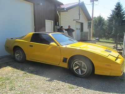 Pontiac : Trans Am Base, Coupe 2 door Beautiful Corvette Yellow 1985 Trans Am