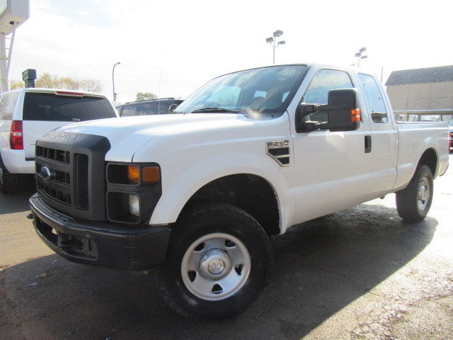 Ford : F-250 XL SuperCab White F-250 XL Ext Cab Short Bed 64k TX Miles Tow Pkg Bed Liner Ex Fed PU