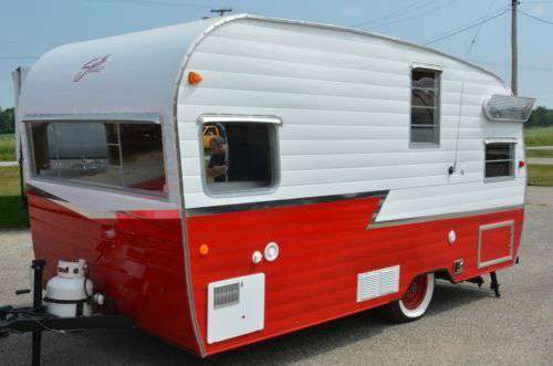 2015  Shasta  1961 Shasta Airflyte 16' Re-Issue