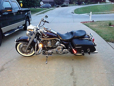Harley-Davidson : Touring 98 harley road king classic 95 th anniversary excellent shape
