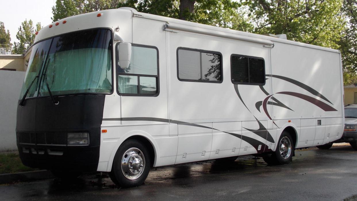 2003 National Dolphin 5330