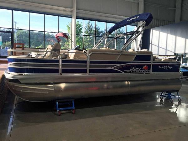 2015 Sun Tracker FISHIN' BARGE 22 DLX