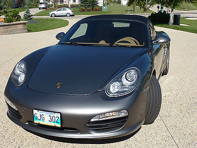 Porsche : Boxster Mint condition-Meteor Grey Metallic exterior and Sand Beige interior-convertible