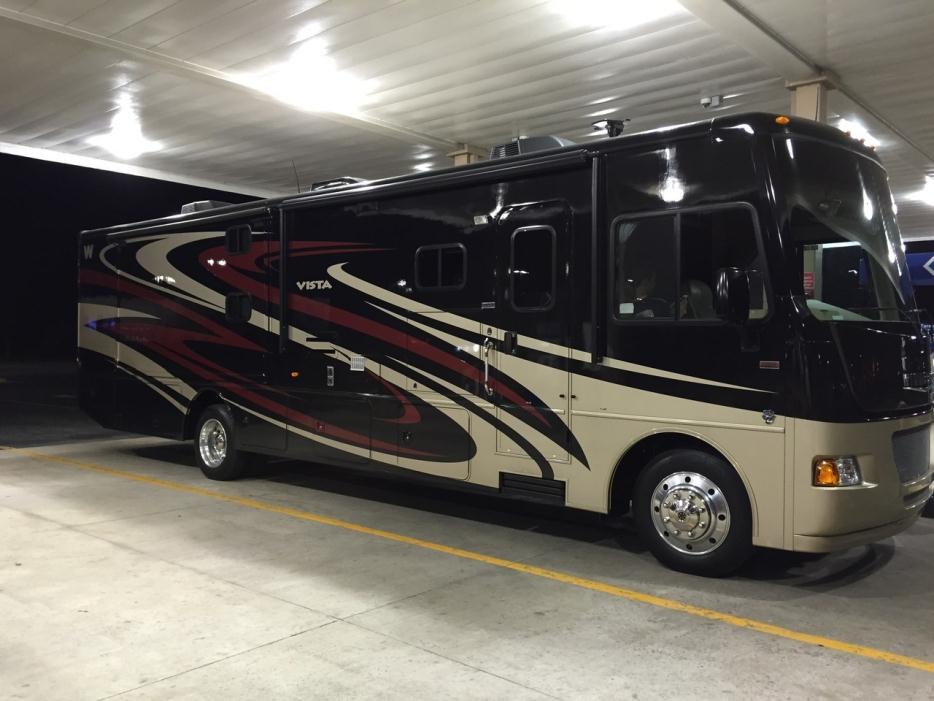 2005 Winnebago Adventurer 37B