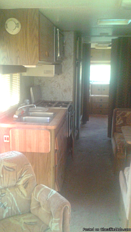 **rv one bed room one bathroom good condition