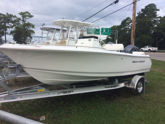 2016 Sea Hunt Triton 188