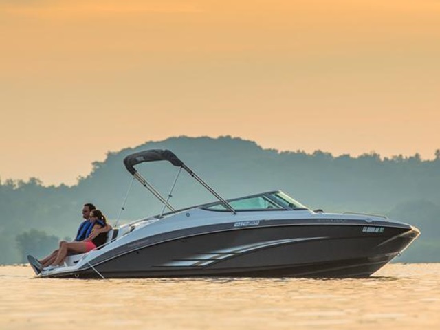 2015 YAMAHA BOATS 21 FT 212SS