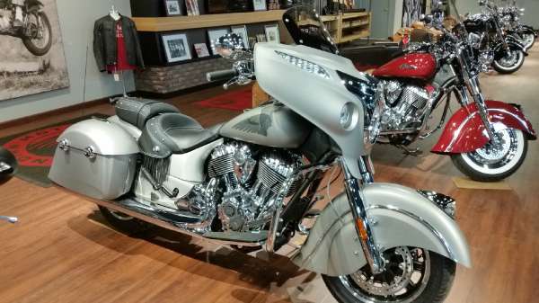 2016  Indian Motorcycle  Chieftain Silver Smoke