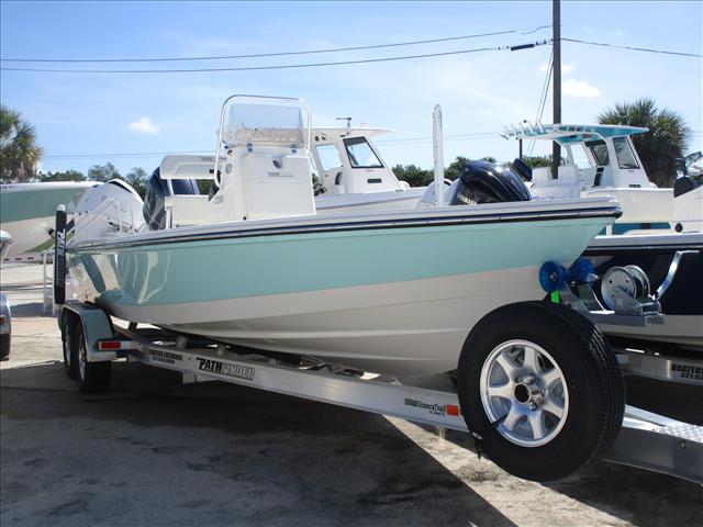 2015 Pathfinder Bay Boat 2200 TRS