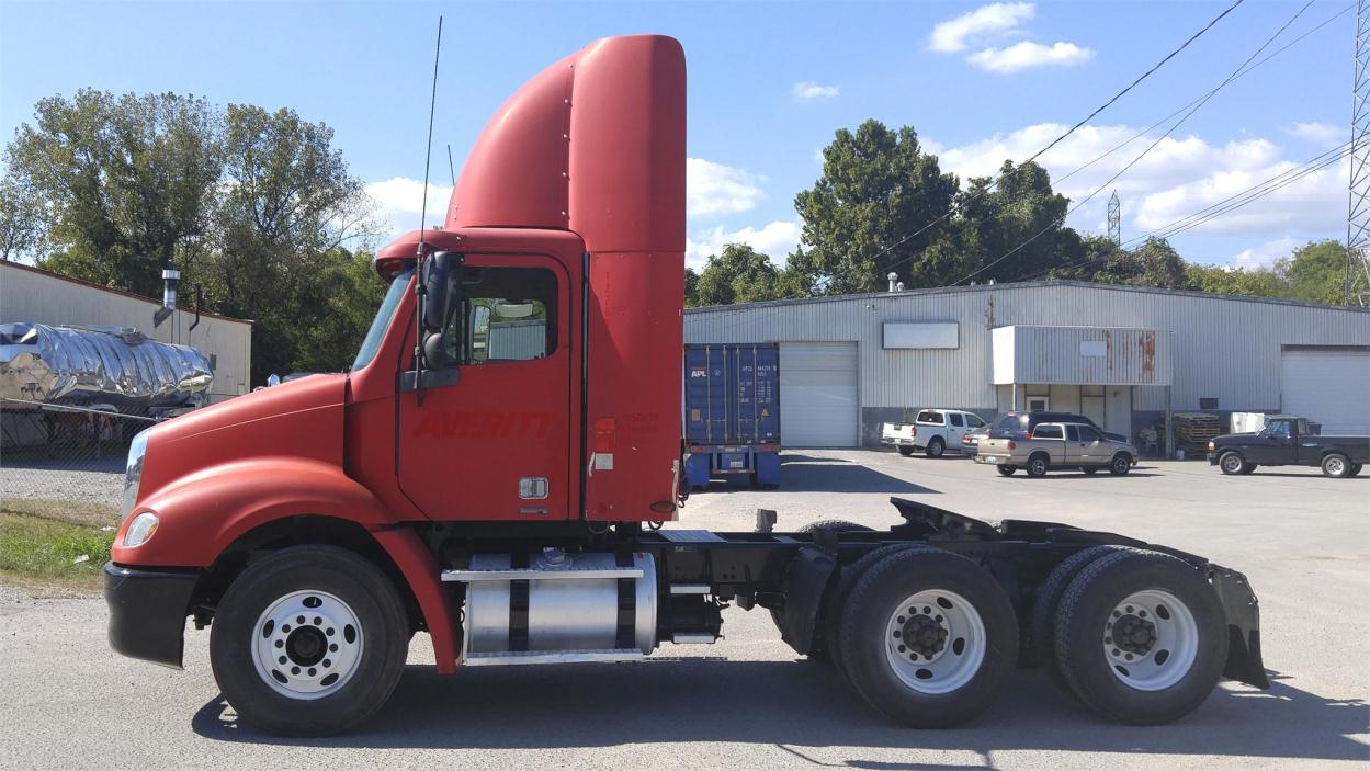 2005 Freightliner Cl11264st-Columbia 112