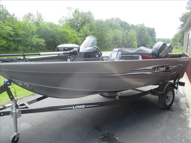 2016 Lowe deep V FM 165 SC