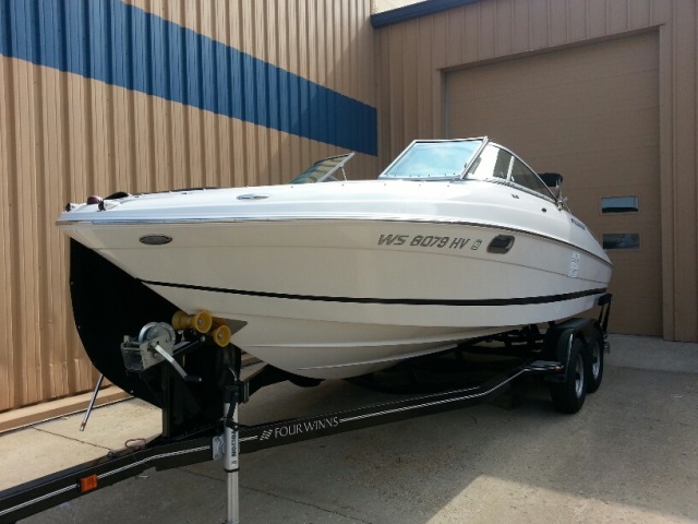 2011 Four Winns 240 Horizon