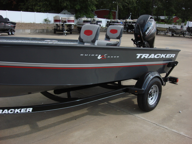 2016 TRACKER BOATS Multi-Species Deep V Pro Guide V-16 T