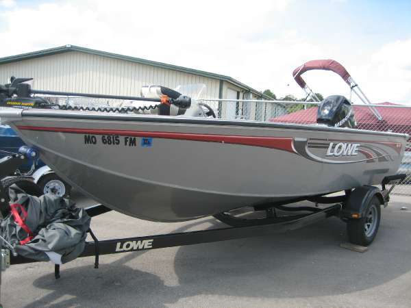 2008 LOWE 175 Fishing Machine