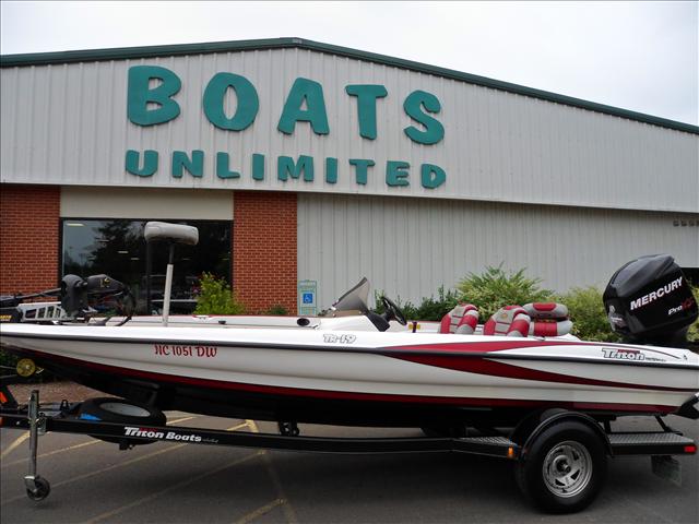 2010 Triton Tournament Bass Boats Tr-19