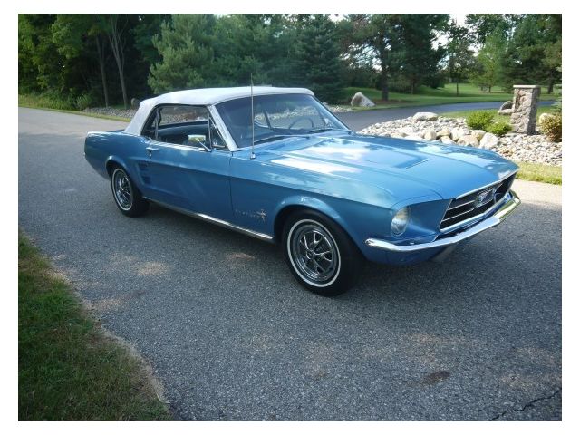 Ford : Mustang Stunning 1967 Mustang Convertible 200 c.i. six  120 h.p. 3 Speed Brittany Blue