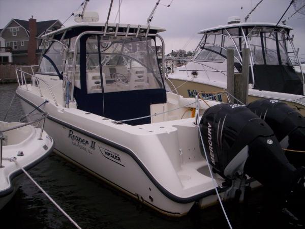 2006 Boston Whaler 305 Conquest