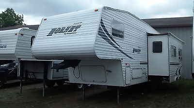 2004 Keystone Hornet 5th Wheel