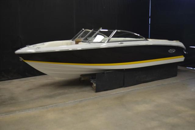 2015 COBALT BOATS 10 Series 220