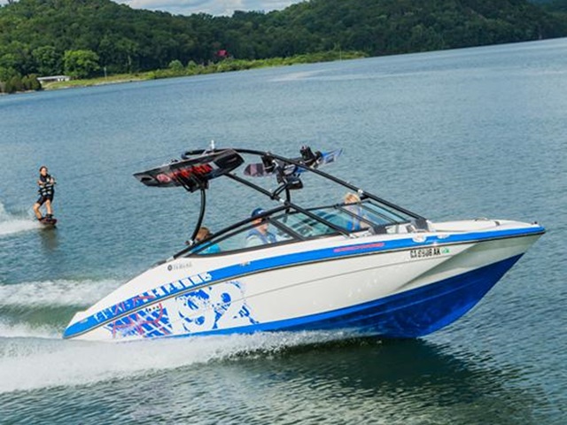 2015 YAMAHA BOATS 19 FT AR192