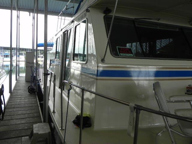1984 Harbormaster Houseboat 47 FB HB
