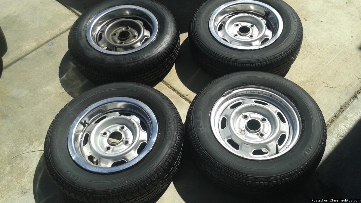 4 semi new tires size P185/70R14, 0