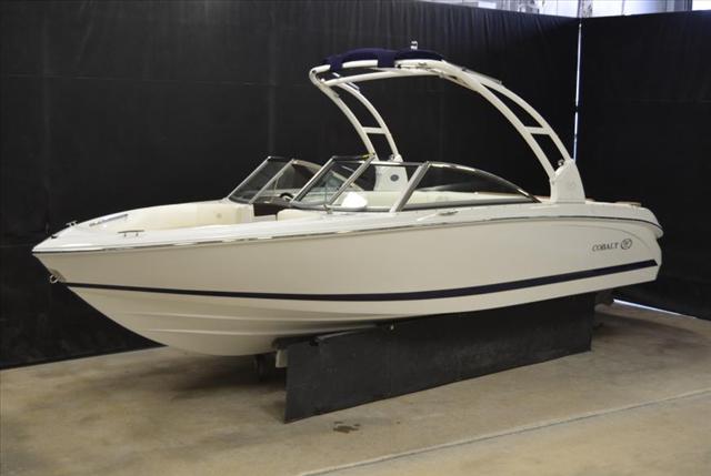 2015 COBALT BOATS 10 Series 220S