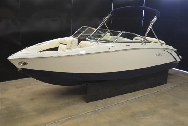 2016 COBALT BOATS BR Series R3