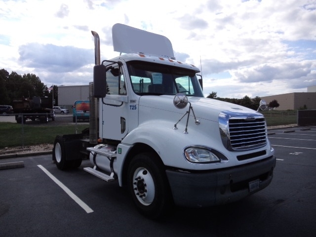 2009 Freightliner Cl12042st-Columbia 120