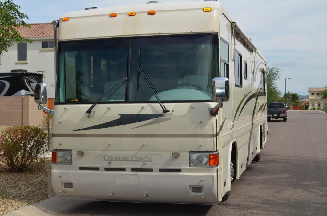 2000 Country Coach Intrigue 36'