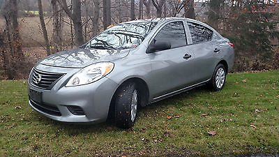 Nissan : Versa S NISSAN VERSA 4 CYLINDER MANUAL TRANSMISSION SEDAN FRONT WHEEL DRIVE