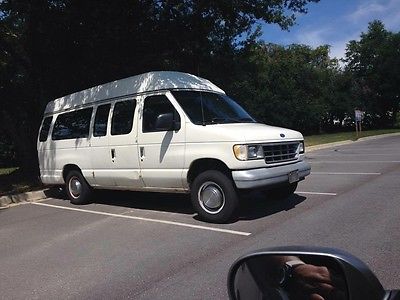 Ford : E-Series Van Handicap Transport With Rear Wheelchair Lift Ford E-250 1995 White Van With Wheelchair Lift Low Miles Driven 8K Miles A Year