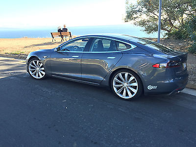 Tesla : Model S 4 Door Tesla Model S - 85 kWh Battery with $23,450 of options