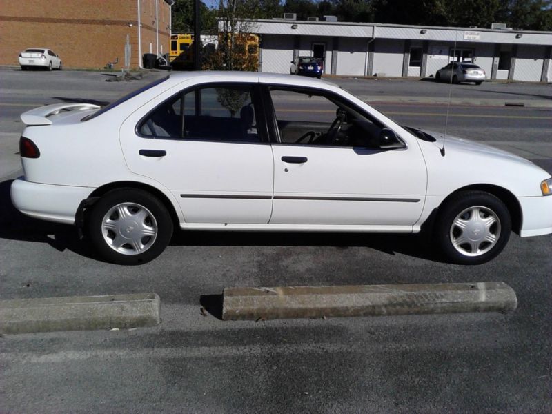 1998 White Nissan Sentra