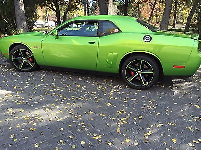 Dodge : Challenger srt 2011 dodge challenger 392 srt 8 rare green with envy