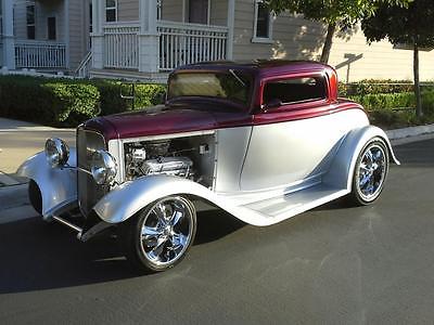 Beautiful 1932 Ford 3 window coupe