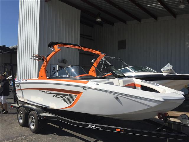 2015 Tige Boat R20